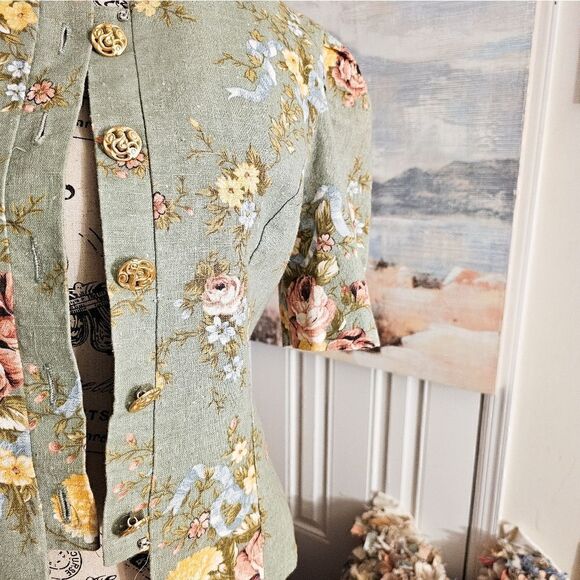 Vtg Lady Carol Preppy Tapestry Design Floral Statement Blouse. - Picture 2 of 15